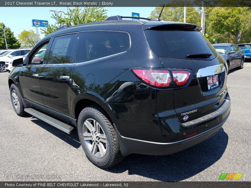 Mosaic Black Metallic / Ebony 2017 Chevrolet Traverse LT