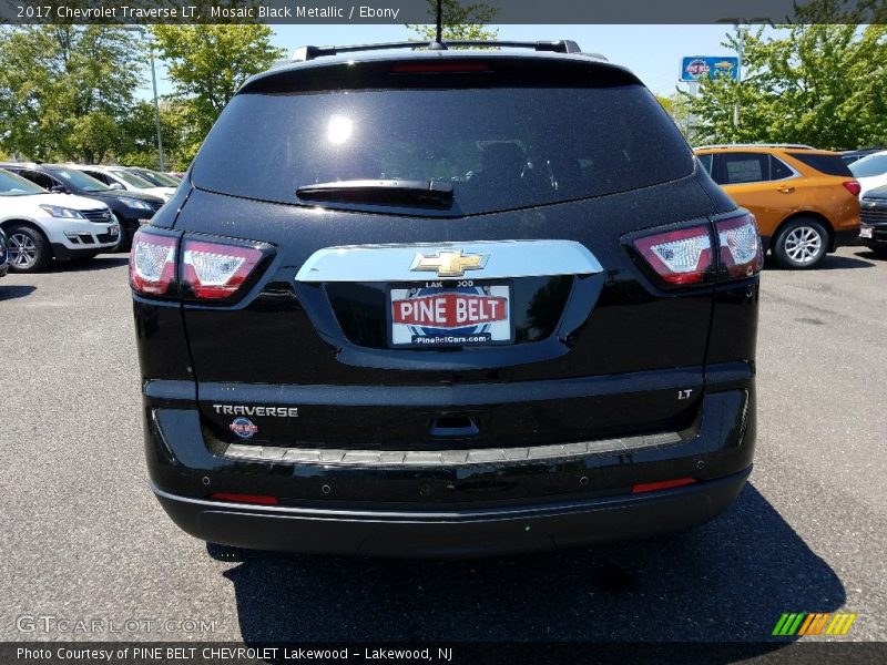 Mosaic Black Metallic / Ebony 2017 Chevrolet Traverse LT