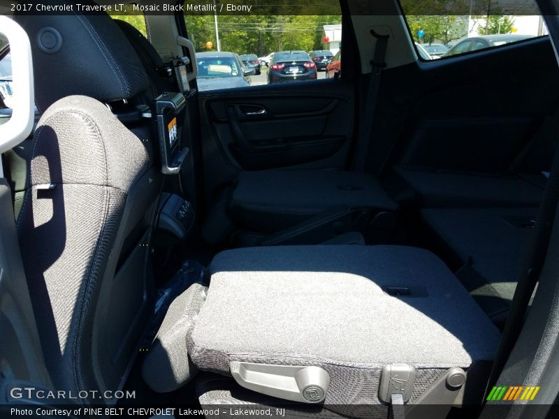 Mosaic Black Metallic / Ebony 2017 Chevrolet Traverse LT