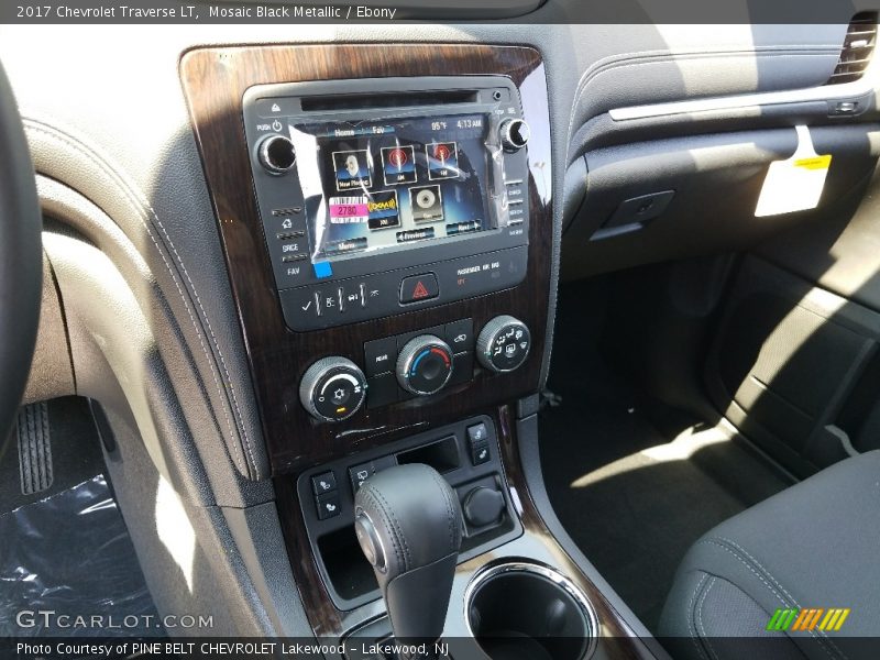 Mosaic Black Metallic / Ebony 2017 Chevrolet Traverse LT