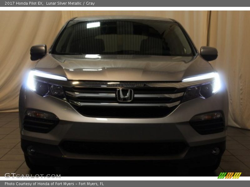 Lunar Silver Metallic / Gray 2017 Honda Pilot EX