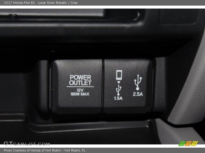Lunar Silver Metallic / Gray 2017 Honda Pilot EX