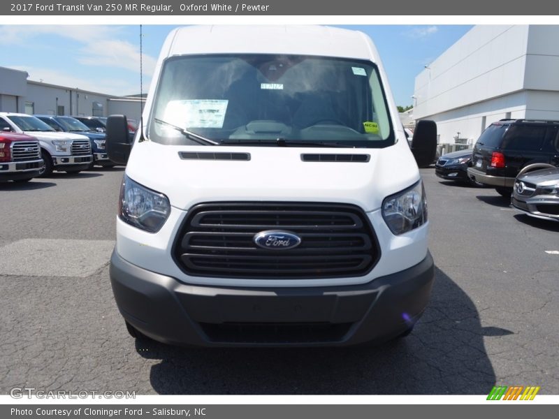 Oxford White / Pewter 2017 Ford Transit Van 250 MR Regular