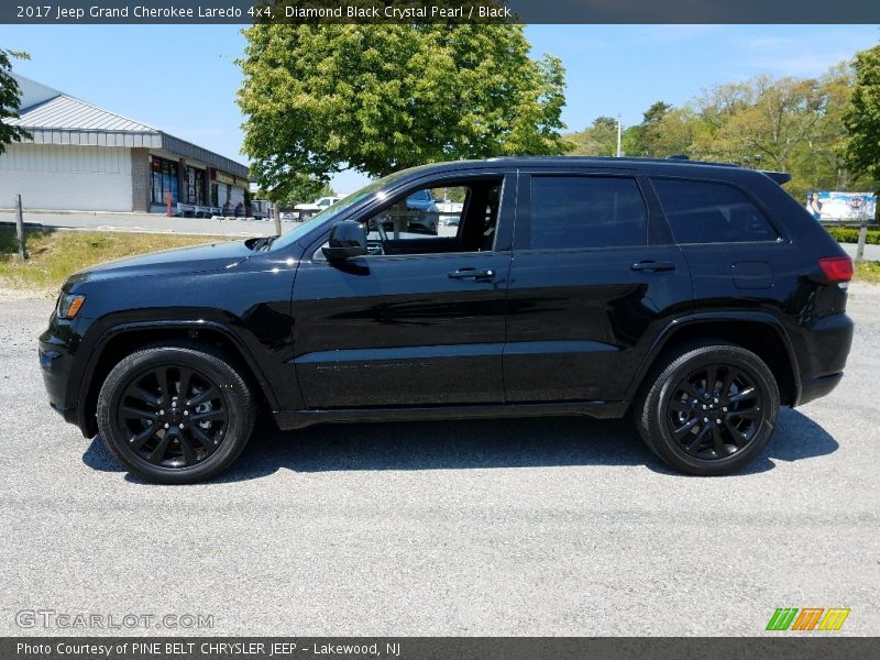 Diamond Black Crystal Pearl / Black 2017 Jeep Grand Cherokee Laredo 4x4