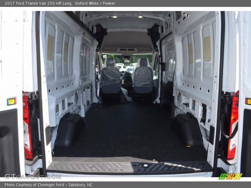  2017 Transit Van 250 HR Long Trunk
