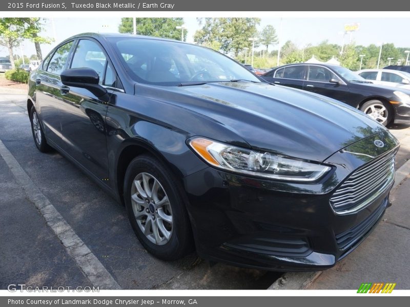 Tuxedo Black Metallic / Earth Gray 2015 Ford Fusion S