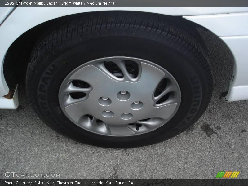 Bright White / Medium Neutral 1999 Chevrolet Malibu Sedan