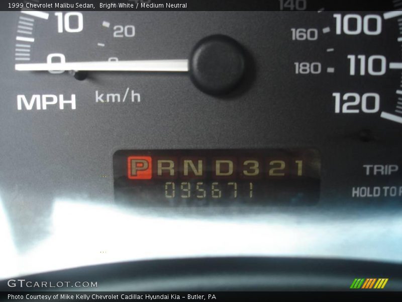 Bright White / Medium Neutral 1999 Chevrolet Malibu Sedan