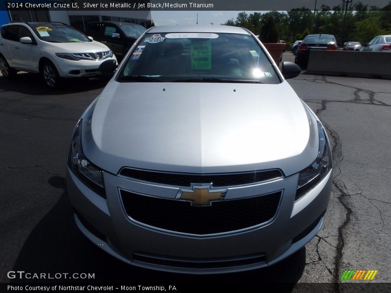 Silver Ice Metallic / Jet Black/Medium Titanium 2014 Chevrolet Cruze LS