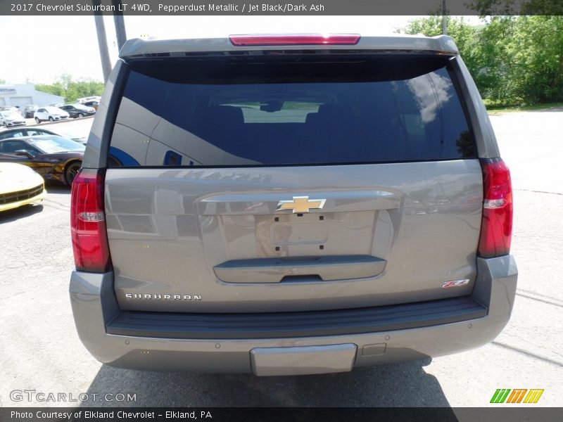 Pepperdust Metallic / Jet Black/Dark Ash 2017 Chevrolet Suburban LT 4WD