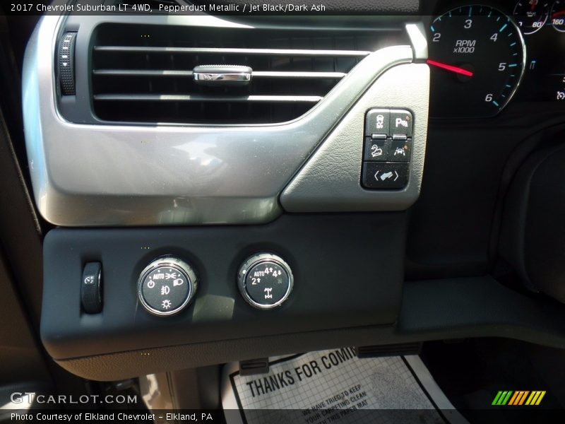 Pepperdust Metallic / Jet Black/Dark Ash 2017 Chevrolet Suburban LT 4WD