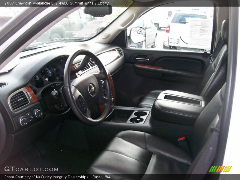 Summit White / Ebony 2007 Chevrolet Avalanche LTZ 4WD