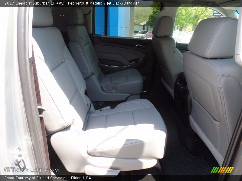 Pepperdust Metallic / Jet Black/Dark Ash 2017 Chevrolet Suburban LT 4WD