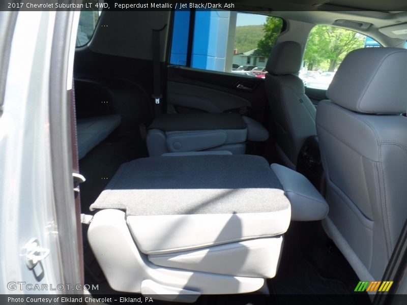 Pepperdust Metallic / Jet Black/Dark Ash 2017 Chevrolet Suburban LT 4WD