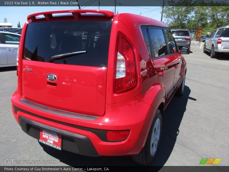 Molten Red / Black Cloth 2013 Kia Soul 1.6