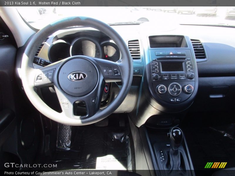 Molten Red / Black Cloth 2013 Kia Soul 1.6
