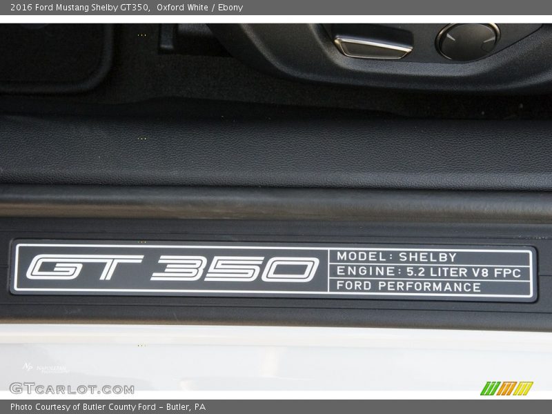 Oxford White / Ebony 2016 Ford Mustang Shelby GT350