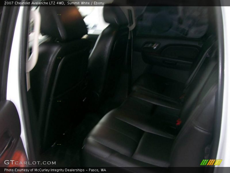 Summit White / Ebony 2007 Chevrolet Avalanche LTZ 4WD