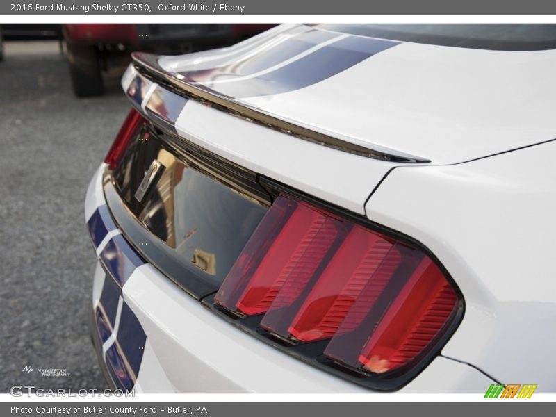 Oxford White / Ebony 2016 Ford Mustang Shelby GT350