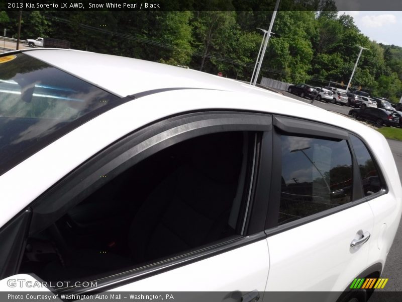 Snow White Pearl / Black 2013 Kia Sorento LX AWD