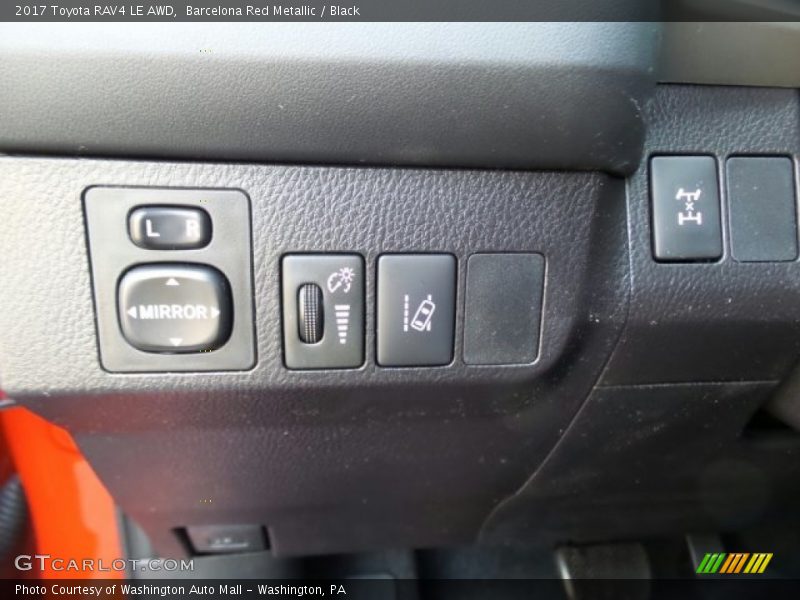 Barcelona Red Metallic / Black 2017 Toyota RAV4 LE AWD