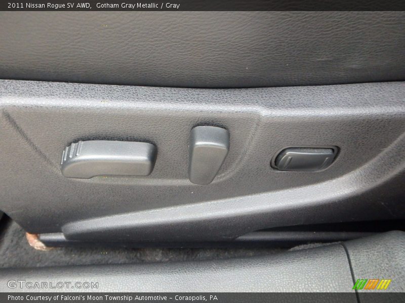 Gotham Gray Metallic / Gray 2011 Nissan Rogue SV AWD