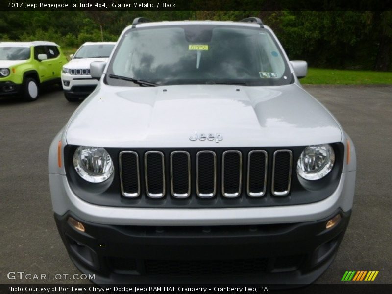 Glacier Metallic / Black 2017 Jeep Renegade Latitude 4x4
