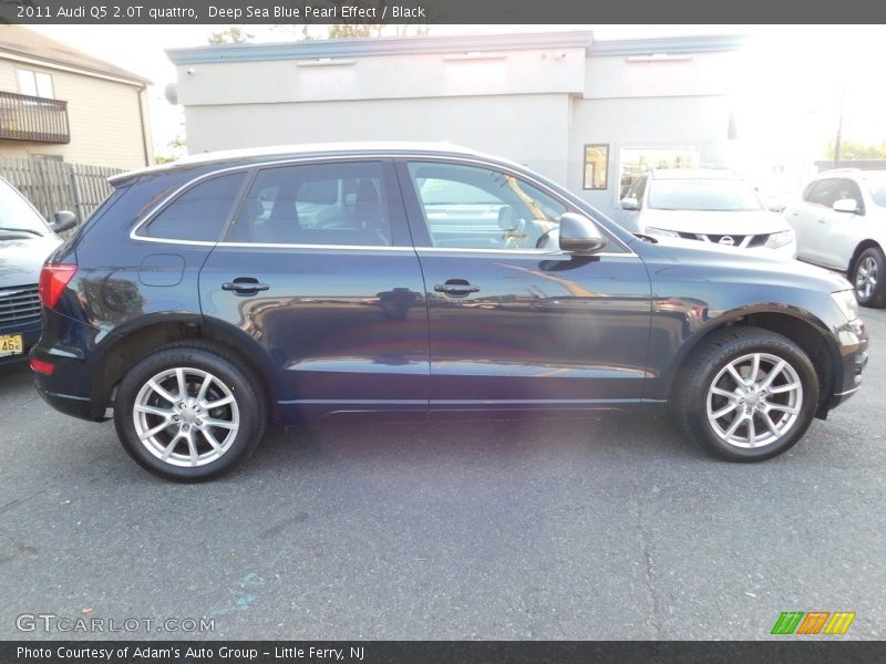 Deep Sea Blue Pearl Effect / Black 2011 Audi Q5 2.0T quattro