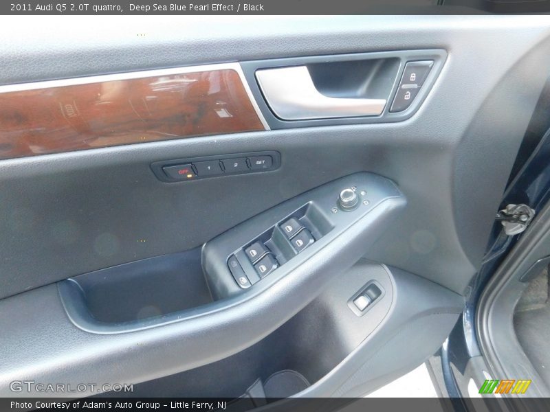 Deep Sea Blue Pearl Effect / Black 2011 Audi Q5 2.0T quattro