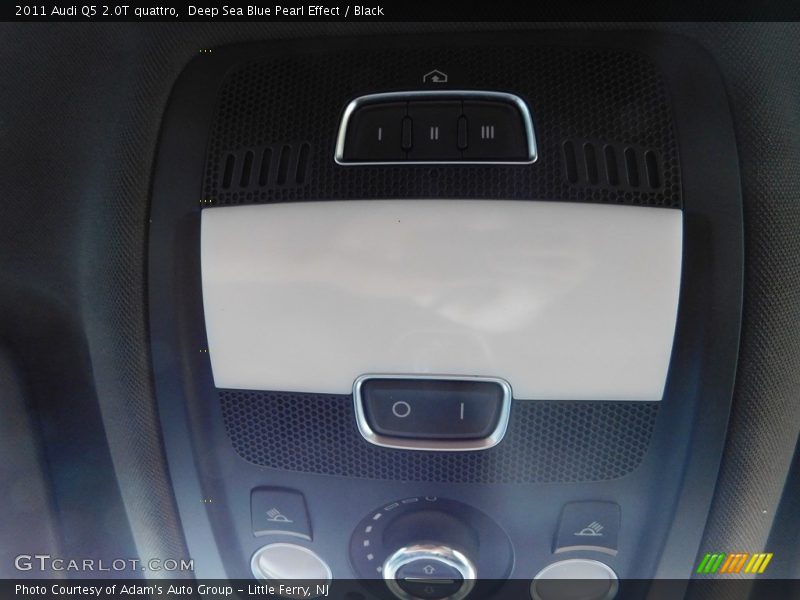 Deep Sea Blue Pearl Effect / Black 2011 Audi Q5 2.0T quattro