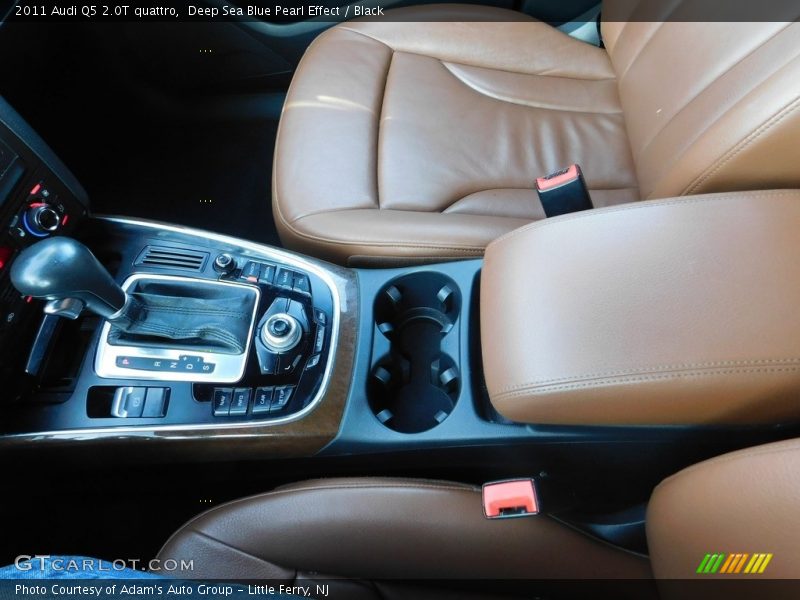 Deep Sea Blue Pearl Effect / Black 2011 Audi Q5 2.0T quattro