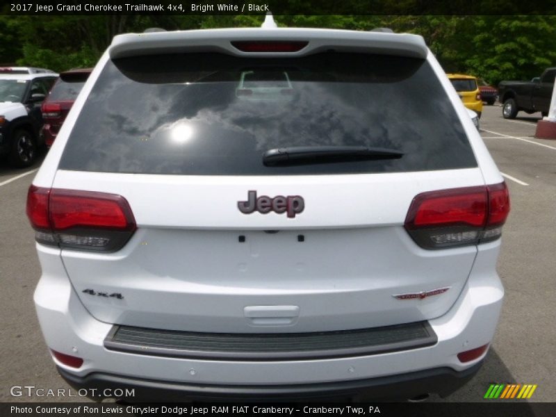 Bright White / Black 2017 Jeep Grand Cherokee Trailhawk 4x4