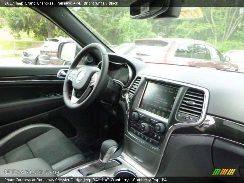 Bright White / Black 2017 Jeep Grand Cherokee Trailhawk 4x4