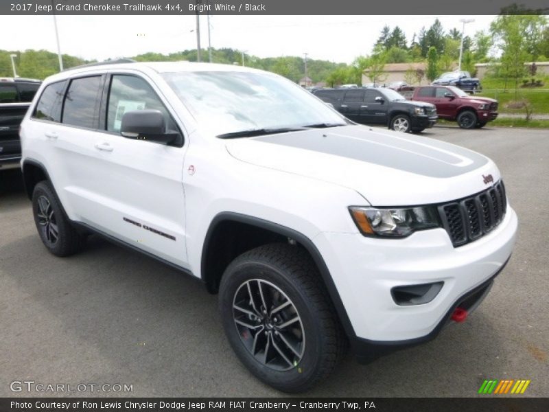 Bright White / Black 2017 Jeep Grand Cherokee Trailhawk 4x4