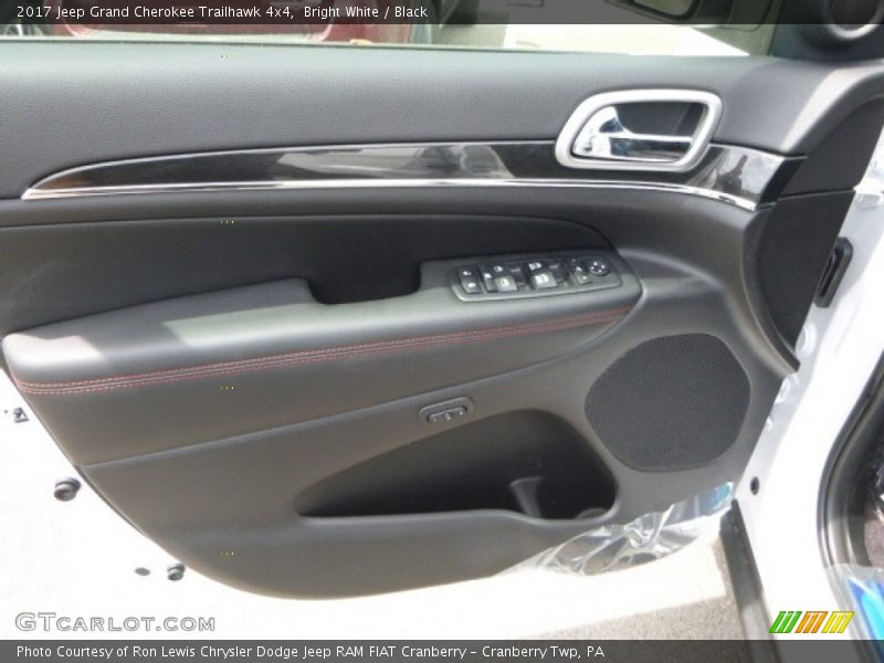 Bright White / Black 2017 Jeep Grand Cherokee Trailhawk 4x4