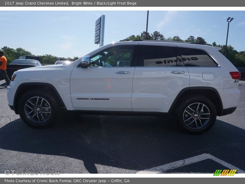 Bright White / Black/Light Frost Beige 2017 Jeep Grand Cherokee Limited