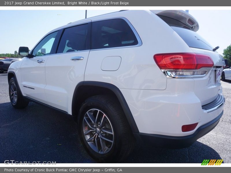 Bright White / Black/Light Frost Beige 2017 Jeep Grand Cherokee Limited