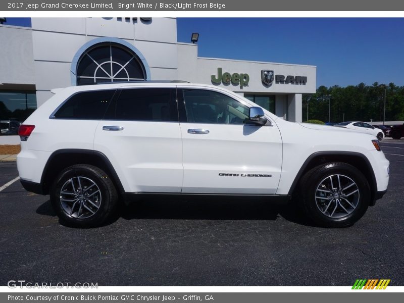 Bright White / Black/Light Frost Beige 2017 Jeep Grand Cherokee Limited