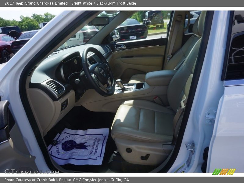 Bright White / Black/Light Frost Beige 2017 Jeep Grand Cherokee Limited
