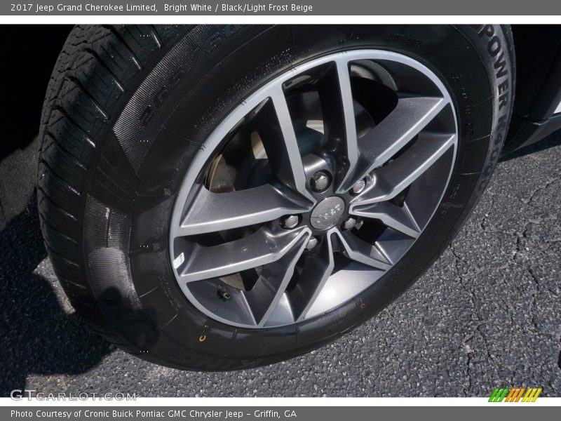 Bright White / Black/Light Frost Beige 2017 Jeep Grand Cherokee Limited