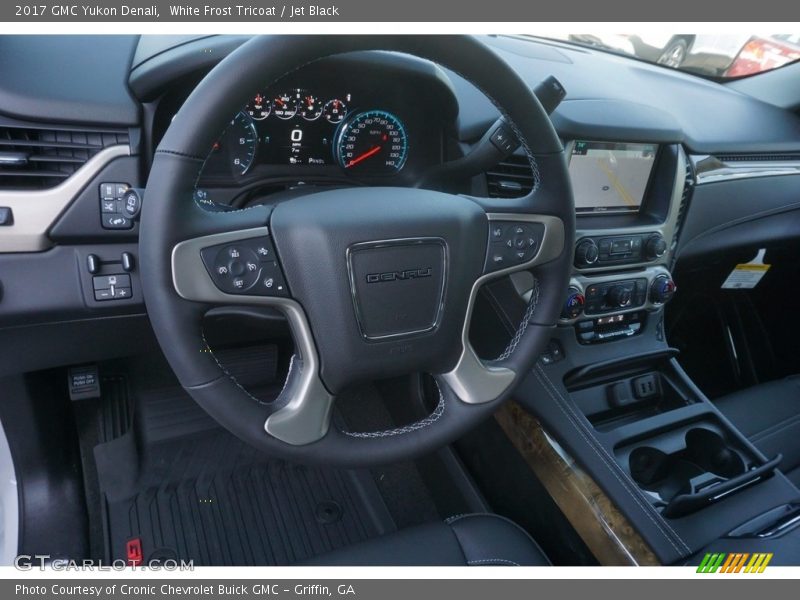 White Frost Tricoat / Jet Black 2017 GMC Yukon Denali