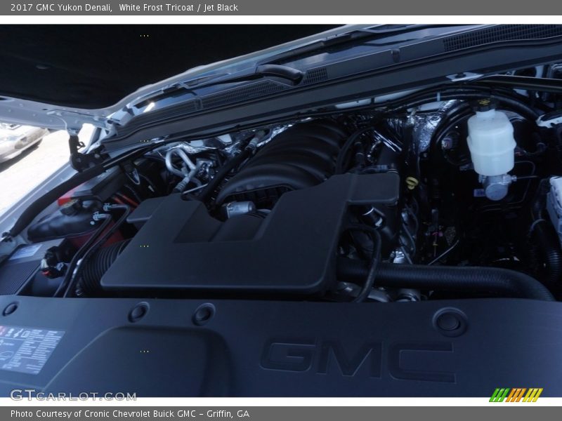 White Frost Tricoat / Jet Black 2017 GMC Yukon Denali