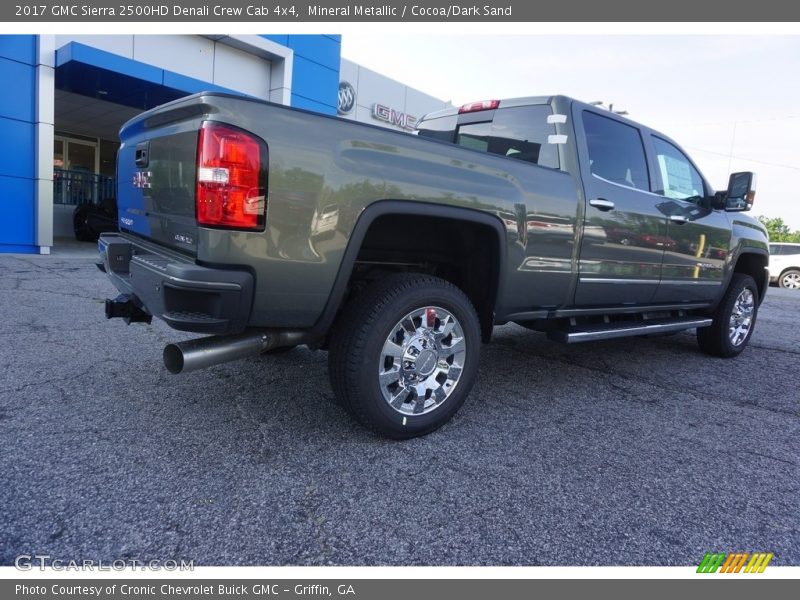 Mineral Metallic / Cocoa/Dark Sand 2017 GMC Sierra 2500HD Denali Crew Cab 4x4
