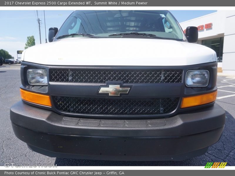 Summit White / Medium Pewter 2017 Chevrolet Express 2500 Cargo Extended WT