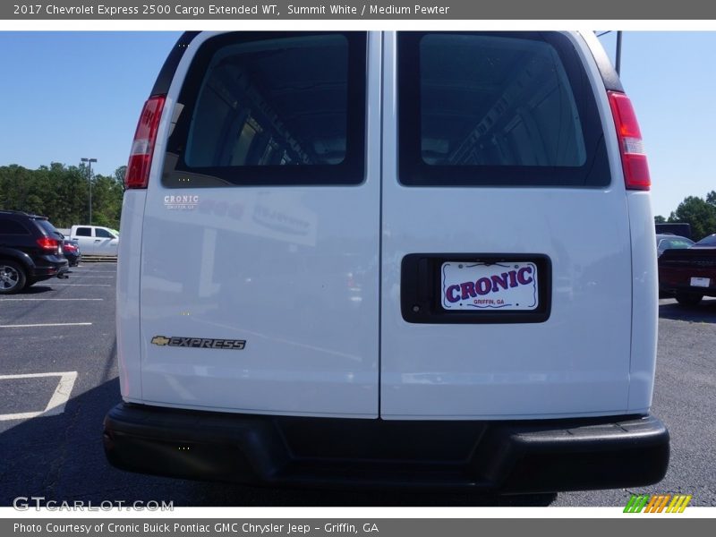 Summit White / Medium Pewter 2017 Chevrolet Express 2500 Cargo Extended WT