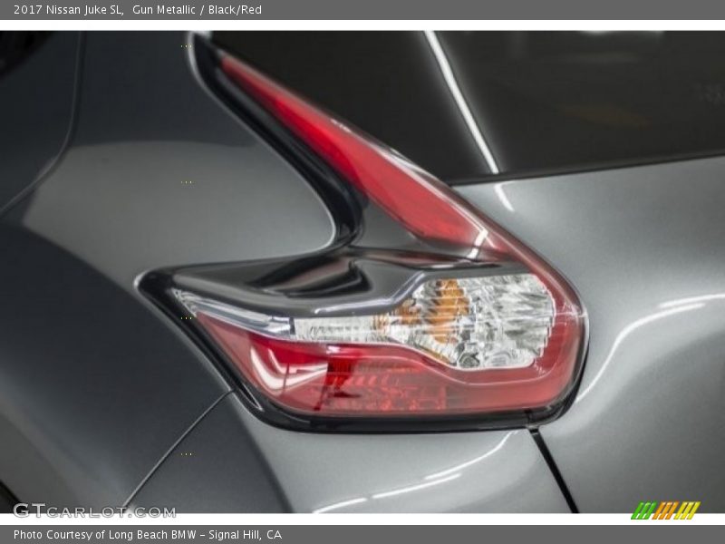 Gun Metallic / Black/Red 2017 Nissan Juke SL
