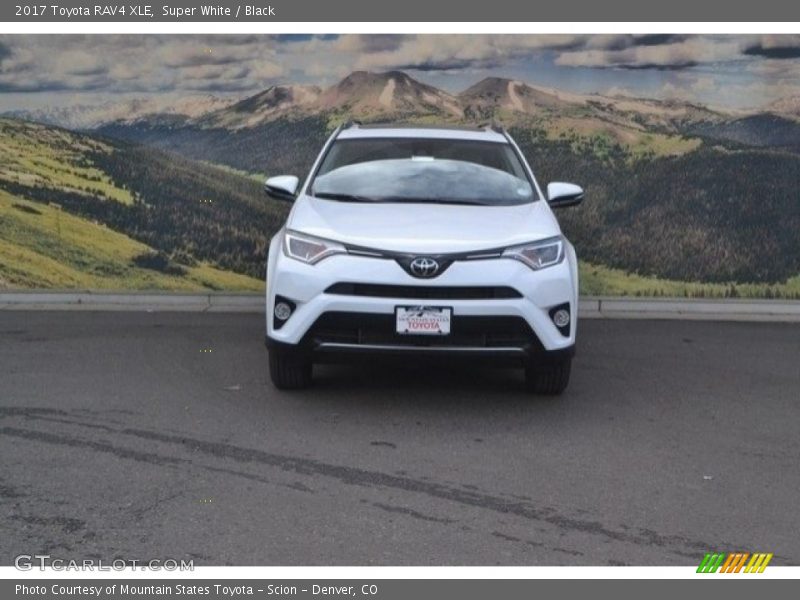 Super White / Black 2017 Toyota RAV4 XLE