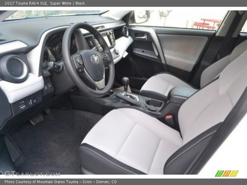 Super White / Black 2017 Toyota RAV4 XLE