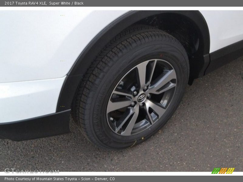 Super White / Black 2017 Toyota RAV4 XLE