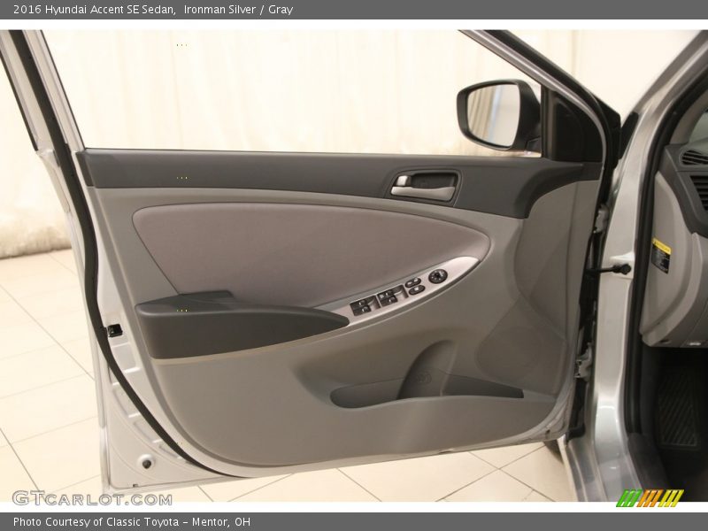 Ironman Silver / Gray 2016 Hyundai Accent SE Sedan